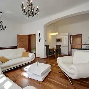 Historic Centre Ii Apartment